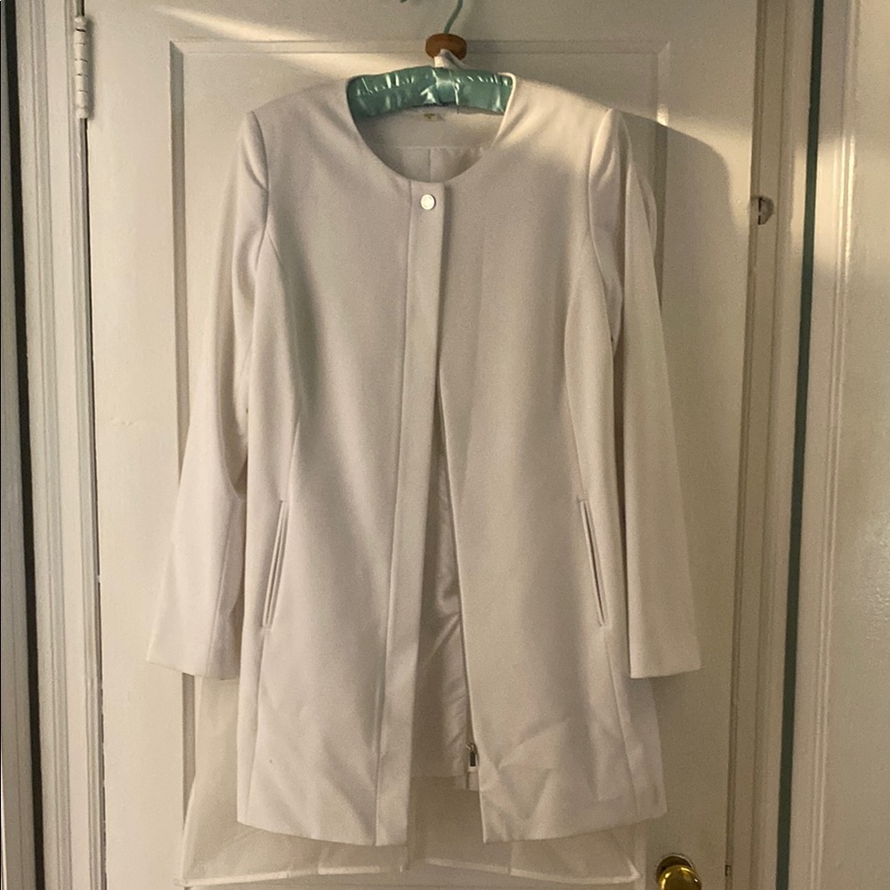 Calvin Klein White Trench Coat Elegant Structured Design